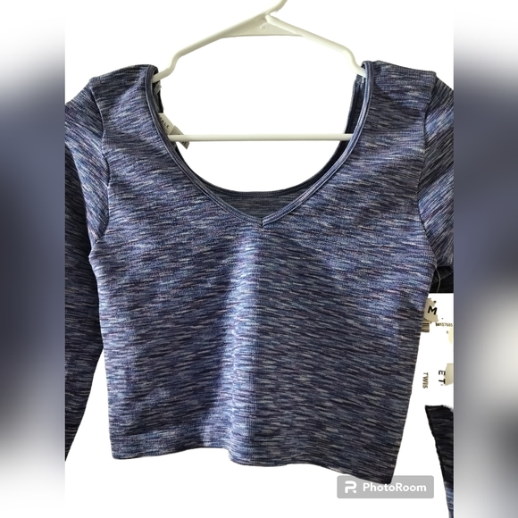 🆕 Aeropostale women's purple scrop top shirt long sleeve size M - Picture 2 of 10